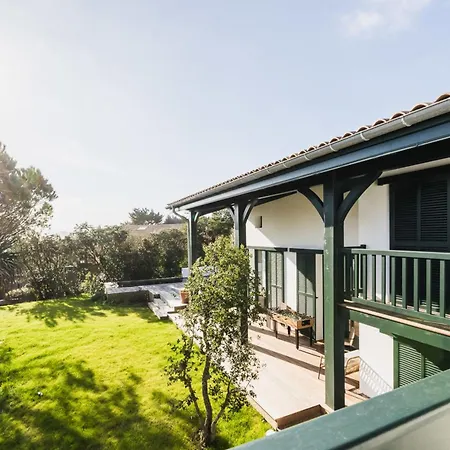 House Keyweek Design Swimming Pool Near Villa